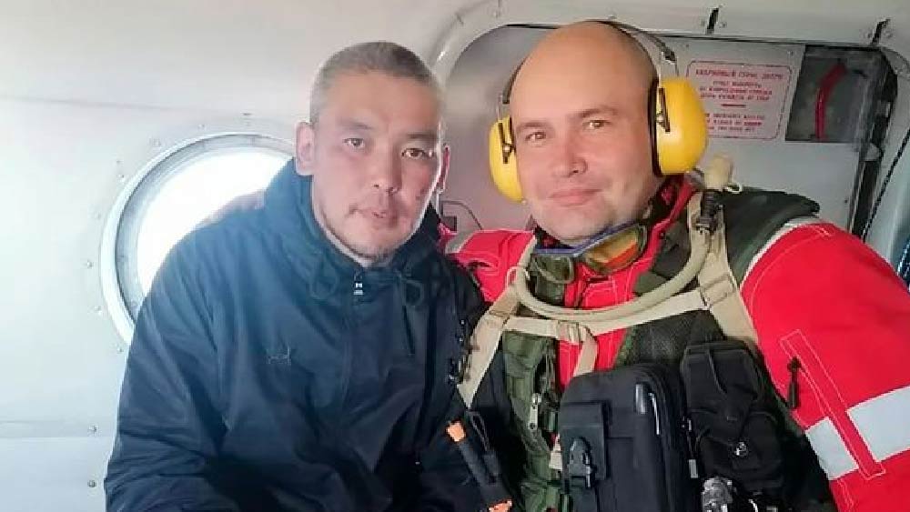 ৩৬ বছর বয়সের পাভেল ক্রিভোশ্যাপকিন পেশায় রুপোর খনির শ্রমিক। ছোট একটি বিমান নিয়ে তিনি পাহাড়ের প্রত্যন্ত একটি রুপোর খনিতে যাচ্ছিলেন শ্রমিকদের খাবারদাবার পৌঁছে দিতে। দুর্ঘটনাগ্রস্ত এএন-২ বিমানের তিনিই ছিলেন একমাত্র যাত্রী। 