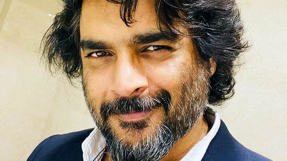 সকলেই মাধবনকে দেখেই বলতেন, তিনি লম্বা, মিষ্টি দেখতে। কিন্তু তাঁর গায়ের রং কালো। এ জন্যই কেউ তাঁকে জীবনসঙ্গী হিসাবে পছন্দ করবেন না, দৃঢ় বিশ্বাস ছিল তাঁর।