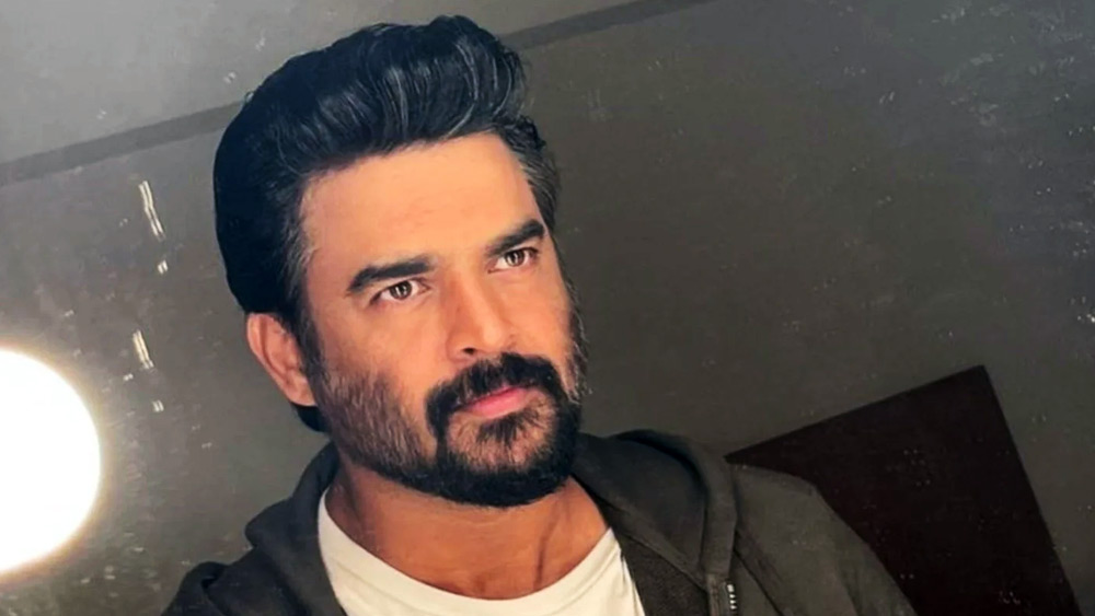 পরে মুম্বইয়ে তিনি ‘পাবলিক স্পিকিং ও পার্সোনালিটি ডেভেলপমেন্ট’ বিষয়ের উপর শিক্ষকতার সিদ্ধান্ত নেন।