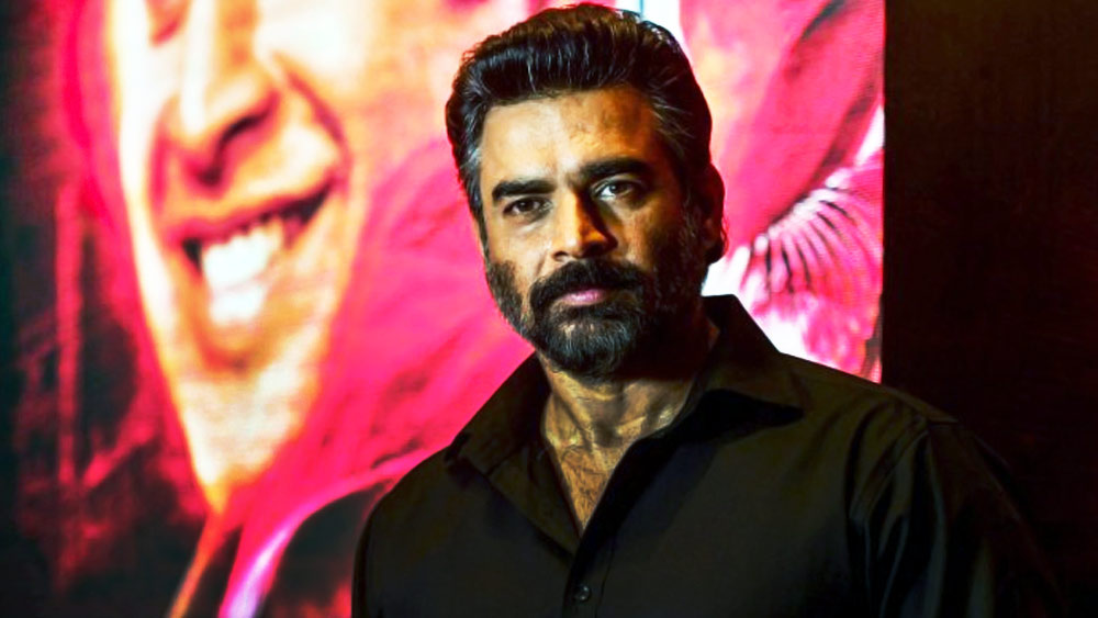 ১৯৯৯ সাল থেকে একের পর এক হিট ছবি উপহার দিয়ে গিয়েছেন দর্শকদের। শুধু হিন্দি ছবিই নয়, দক্ষিণী সিনেমার ক্ষেত্রেও সাফল্য অর্জন করে চলেছেন অভিনেতা মাধবন।