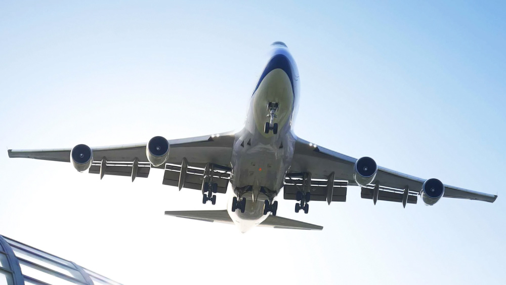 ১৪২টি বিমানের মধ্যে ইতিমধ্যেই ১০০টি বিমান নির্দিষ্ট সংস্থাগুলিকে বিক্রি করে দিয়েছে ‘বোয়িং’। আমেরিকার বায়ুসেনাবাহিনীকেও ২০২৪ সালে একটি ‘বোয়িং ৭৪৭-৮’ বিমান পাঠানো হবে।