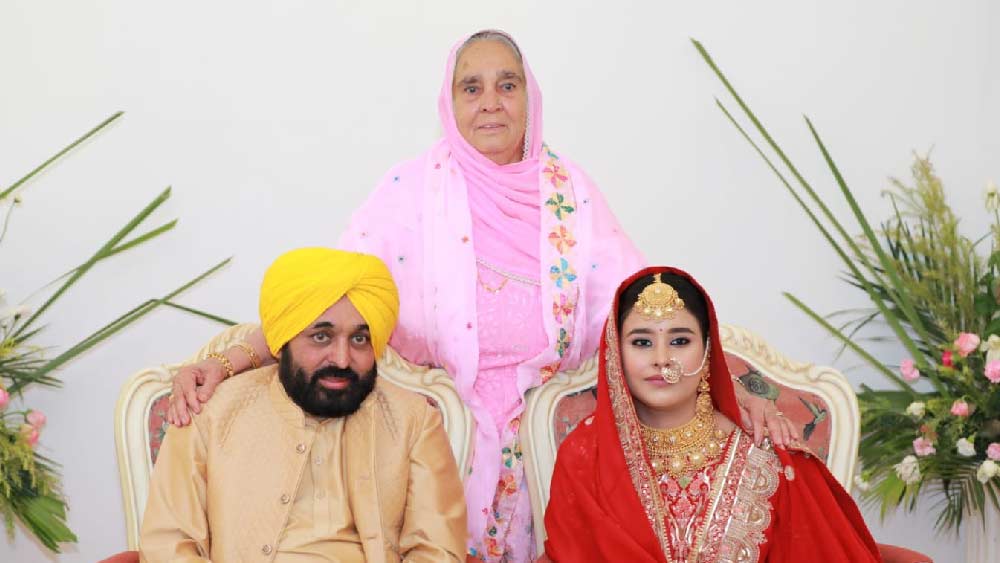 গুরপ্রীতকে পরিচিতরা ‘গোপী’ বলে ডাকেন। প্রতিবেশীরা জানিয়েছেন, গুরপ্রীত খুব দয়ালু, যত্নবান এবং বুদ্ধিমতী। পাড়ার ছোটরা গুরপ্রীতকে ‘গোপী দিদি’ বলে ডাকে।