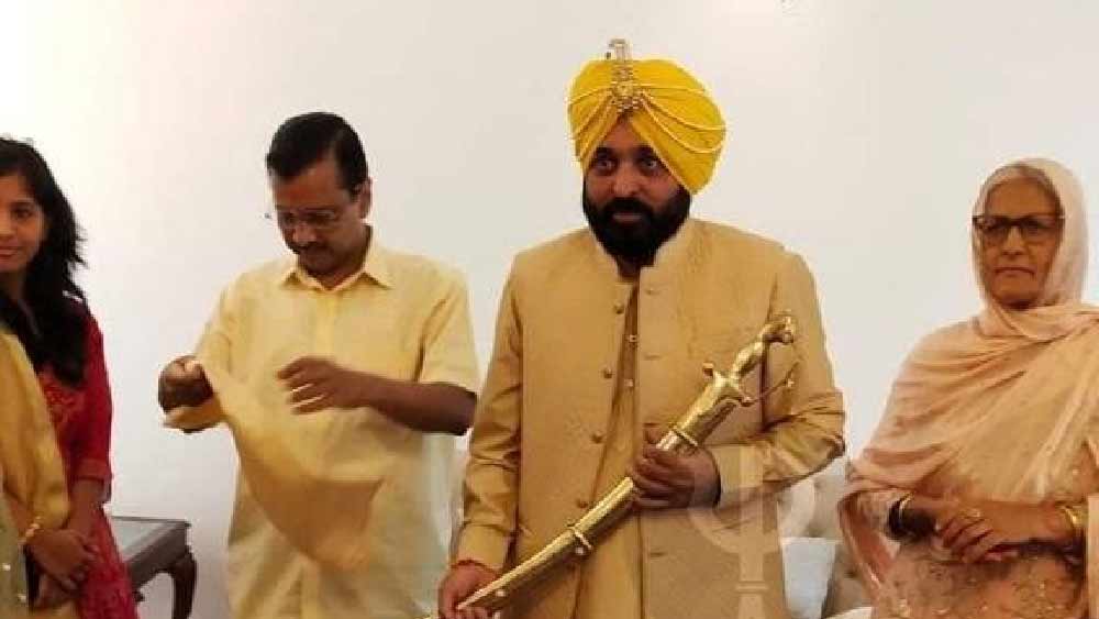 পরিবার সূত্রে খবর, ২০১৯ সালে সঙ্গরুর লোকসভা কেন্দ্রে ভগবন্তের হয়ে নির্বাচনের প্রচার করেছিলেন গুরপ্রীত। পঞ্জাবের মুখ্যমন্ত্রী হওয়ার পর ভগবন্তের শপথগ্রহণ অনুষ্ঠানেও ছিলেন গুরপ্রীত।