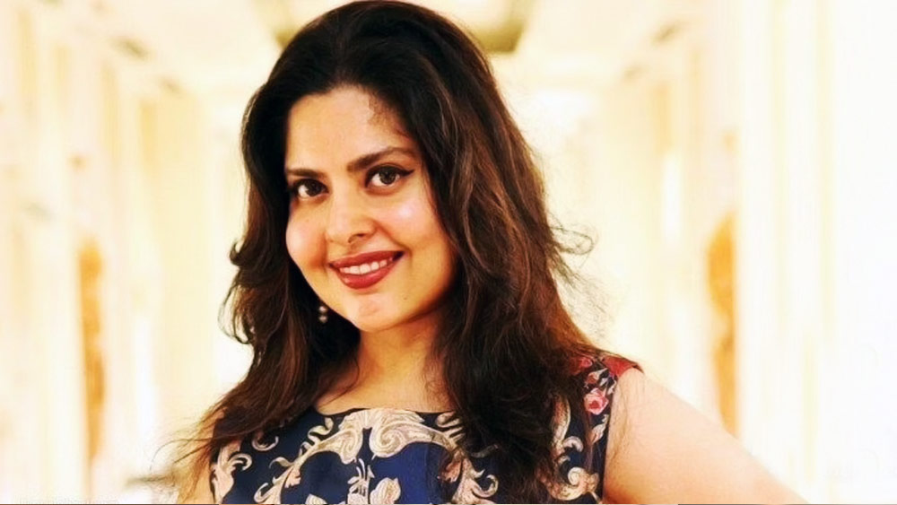 ‘করুথথাম্মা’, ‘পেল্লি’, ‘গুলাবি’, ‘উল্লাসম’-এর মতো ছবিতে মূল চরিত্রে মহেশ্বরী অভিনয় করেছিলেন যা বক্স অফিস থেকে প্রচুর উপার্জন করে।