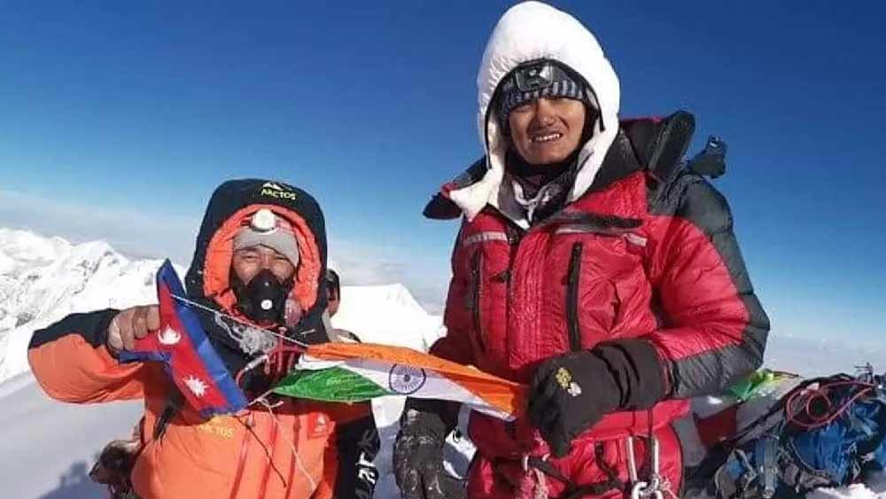 বিনা অক্সিজেনে এভারেস্ট জয় করা মহিলা এ দেশে পিয়ালিই প্রথম।