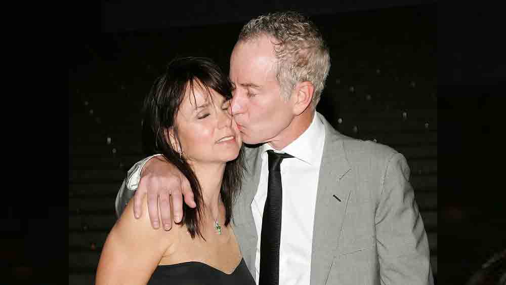 আশির দশকের সেই বদমেজাজি ম্যাকেনরো যে আজ অনেক শান্ত, সে শংসাপত্র দিয়েছেন খোদ তাঁর স্ত্রী প্যাটি। তিনি বলেন, ‘‘একটা বাজে ছেলেকে বিয়ে করেছিলাম। তবে দেখা গেল, সে আসলে দারুণ মানুষ!’’ জুটির দুই সন্তানও রয়েছে। সব মিলিয়ে পাঁচ সন্তানকে নিয়ে সুখেই ঘর কাটাচ্ছেন প্যাটি এবং ম্যাকেনরো।