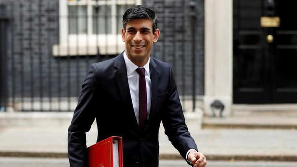 ২০১৫ সালে কনজারভেটিভের হয়ে ভোট দাঁড়িয়ে রিচমন্ড ইয়র্কশায়ার থেকে জিতে সাংসদ হন তিনি। তার পর আর তাঁকে ফিরে তাকাতে হয়নি। দলে ক্রমশই গুরুত্বপূর্ণ হয়ে ওঠেন ঋষি।