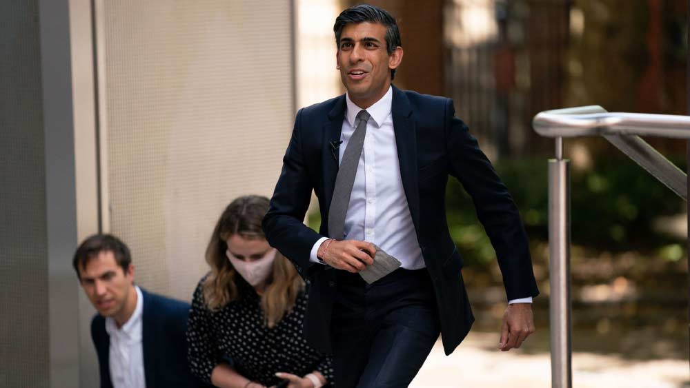 কী এই ‘পার্টিগেট’ বিতর্ক? কোভিড বিধি না মেনে ১০ নম্বর ডাউনিং স্ট্রিটে (প্রধানমন্ত্রীর বাসভবন) একটি পার্টির ডাক দেন বরিস। সেখানে অংশগ্রহণ করেন ঋষিও। 