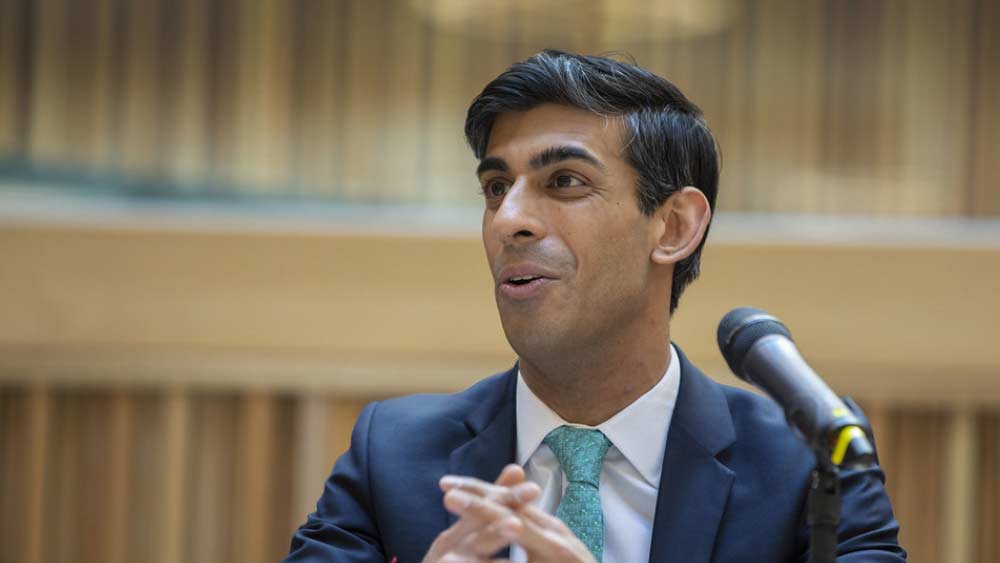 এ ছাড়া ইনফোসিসে তাঁর স্ত্রী অক্ষতা মূর্তির অংশীদারিত্ব এবং সেখান থেকে প্রাপ্ত আয় বাবদ অর্থের উপর কর না দেওয়ারও অভিযোগ উঠেছিল। ব্রিটেনের কর ব্যবস্থায় তাঁর স্ত্রী অক্ষতাকে ‘নন-ডোমিসাইলড’ হিসাবে চিহ্নিত করা হয়েছিল। ব্রিটেনের স্থায়ী নাগরিক যারা নন তাঁদের এই তকমা দেওয়া হয়। 