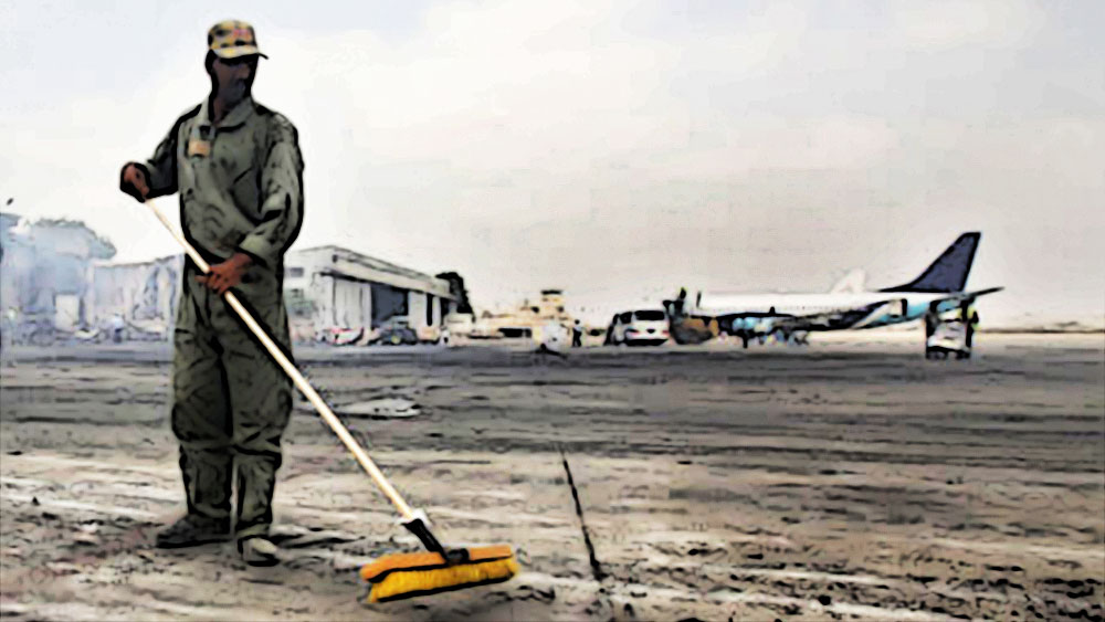 ছোটবেলা থেকেই ব্যবসা করার স্বপ্ন দেখতেন। কিন্তু উপার্জন করতে বিমানবন্দর পরিষ্কার করা থেকে শুরু করে রাস্তায় কাগজও বিক্রি করতে হয়েছে তাঁকে।