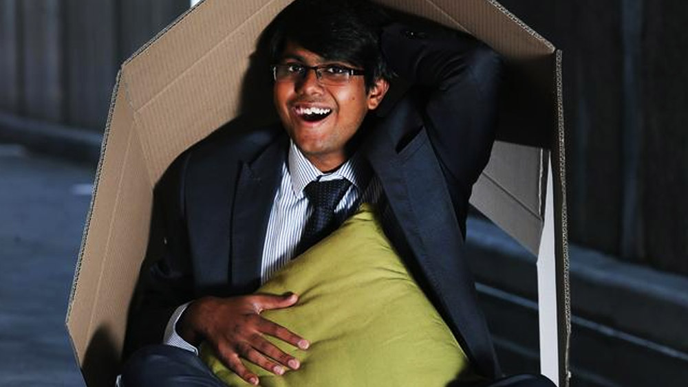 জিলংয়ের ডিকলিং ইউনিভার্সিটি থেকে ইনফরমেশন ম্যানেজমেন্ট নিয়ে এমবিএ শুরু করেন আমির।