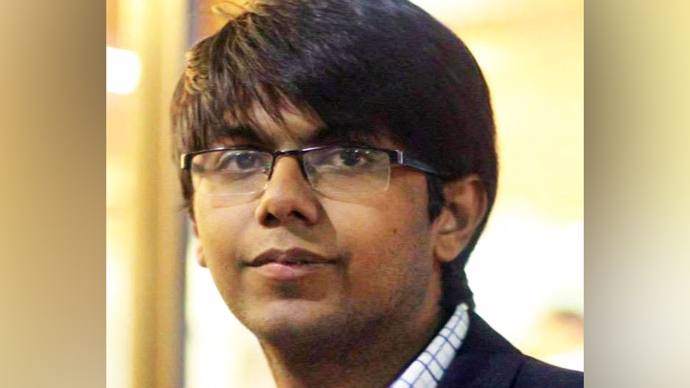 অতিমারি চলাকালীন আমির একটি সংস্থা চালু করেছিলেন। এই ওয়েবসাইটের মাধ্যমে যে কেউ তাঁর প্রতিবেশীকে নিজের পরিচয় গোপন রেখে সাহায্য করতে পারতেন।