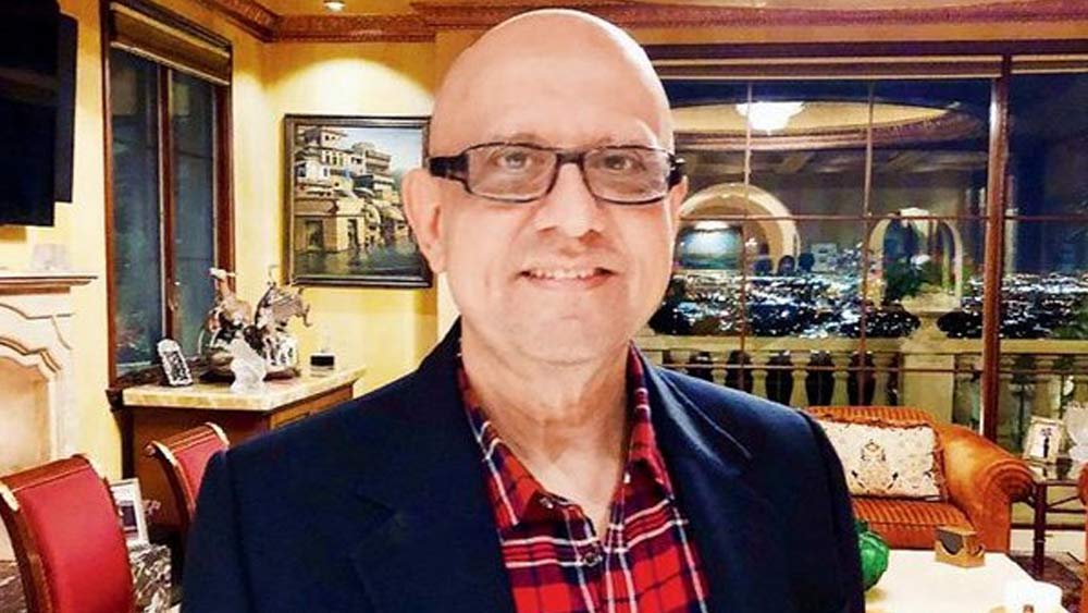 পুত্রের দাবি মেনে গুলশনও ছবিটি মুক্তি পাওয়ার জন্য অপেক্ষা করেছিলেন। শুক্রবার ‘গুপ্ত’ মুক্তি পেলেও, তিনি সিনেমাটি দেখেছিলেন শনিবার। শুধু তা-ই নয়, ‘গুপ্ত’ ছবিকে কেন্দ্র করে রয়েছে আরও অনেক গুপ্ত কাহিনি। 