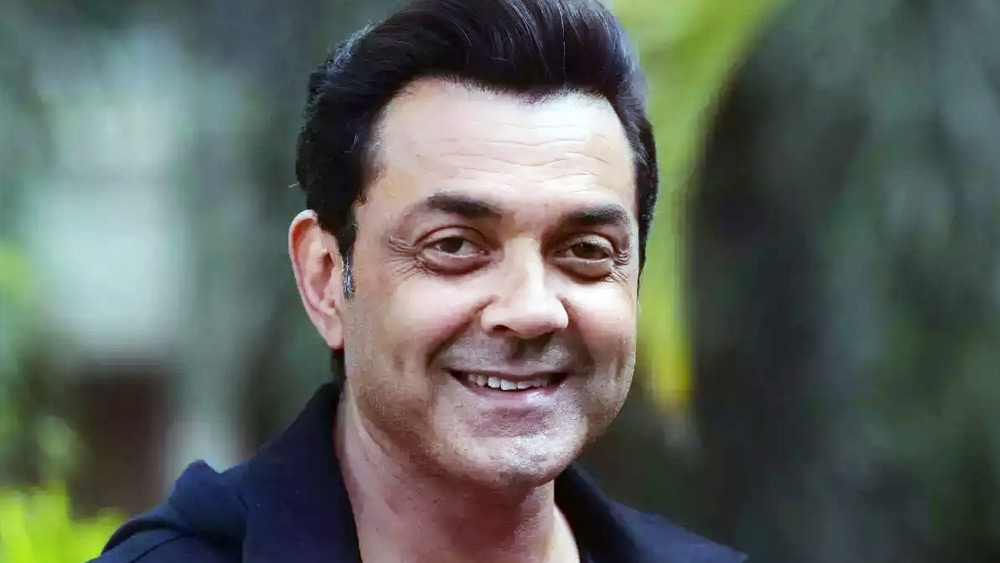 ‘গুপ্ত’ ছবিতে ববি দেওলকে মূল চরিত্রে অভিনয় করতে দেখা গিয়েছিল। তাঁর অভিনয় দক্ষতার জন্য প্রশংসাও পেয়েছিলেন তিনি। তবে, নায়ক হিসাবে ববি পরিচালকের প্রথম পছন্দ ছিল না। 