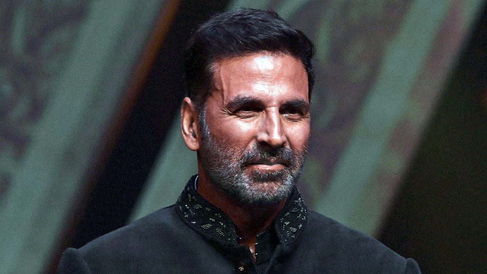 এই চরিত্রের জন্য রাজীব চেয়েছিলেন অক্ষয় কুমারকে। তাঁকে এই ছবিতে অভিনয় করার প্রস্তাবও দিয়েছিলেন তিনি। কিন্তু কাজের ব্যস্ততায়, সময়ের অভাবে এই ছবিতে অভিনয় করতে রাজি হননি বলিউডের ‘খিলাড়ি’।