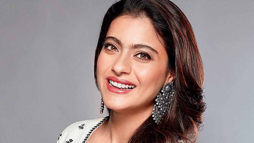 তাই পরিচালক যখন কাজলের কাছে ইশা দিওয়ানের চরিত্রে অভিনয় করার প্রস্তাব নিয়ে যান, এক কথাতেই রাজি হয়ে যান অভিনেত্রী। ছবির গল্প অনুযায়ী, ইশা চরিত্রটি একটি মানসিক রোগীকে কল্পনা করে বানিয়েছিলেন রাজীব। কাজল বলিপাড়ার প্রথম অভিনেত্রী যিনি খলনায়িকার চরিত্রে অভিনয় করার জন্য পুরস্কার পেয়েছিলেন।