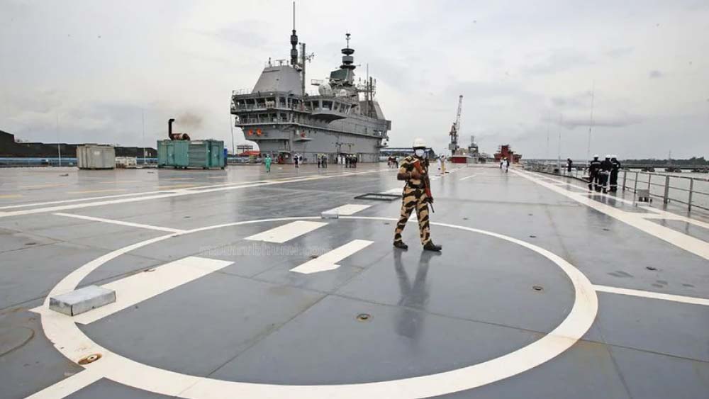 বার বার জ্বালানি ভরার দরকারও নেই। কারণ বিক্রান্তে এক বার জ্বালানি ভরা হলেই তার সাহায্যে সাড়ে সাত হাজার নটিক্যাল মাইল অতিক্রম করতে পারে। অর্থাৎ এক বারের জ্বালানিতে ভারতের নৌসীমা ধরে দু’বার যাওয়া-আসা করতে পারবে বিক্রান্ত। 