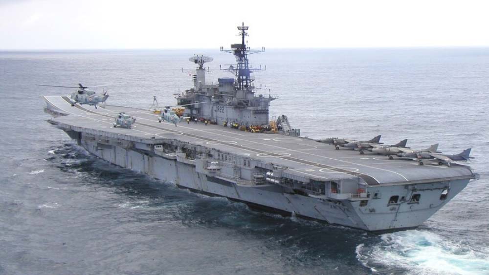 বিক্রান্তের প্রশংসা করেছেন রণতরী বিশেষজ্ঞরাও। তাঁরা বলেছেন, ‘‘সমুদ্রে ভাসমান পুরদস্তুর ১৮ তলা একটি বাড়ি বিক্রান্ত। আধুনিক প্রযুক্তিতে ঠাসা। প্রযুক্তির বিস্ময়ই বলা যায় একে।’’