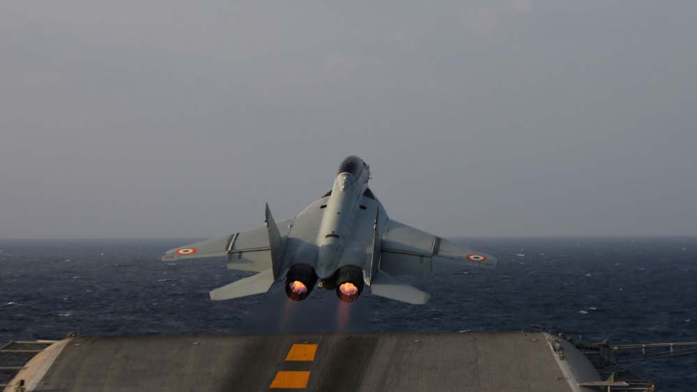 সমুদ্রে বিক্রান্তের চতুর্থ পরীক্ষা ছিল সেটিই। সব ঠিক থাকলে জুলাইয়ের শেষে যুদ্ধজাহাজটি ভারতীয় নৌবাহিনীর হাতে তুলে দেওয়ার কথা। তার পর ১৫ অগস্ট তার আনুষ্ঠানিক সংযুক্তি হবে ভারতের নৌবহরে। 