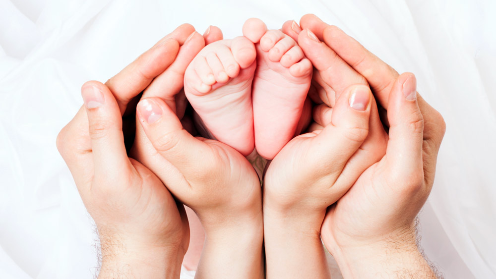 ওই অল্প সময়ে পরিকল্পনামাফিক পড়াশোনা করেছেন সৌরভ। প্রিলিমিনারি পরীক্ষার সময় সন্তানের জন্ম দিলেন পারুল। বাবা হলেন সৌরভ।