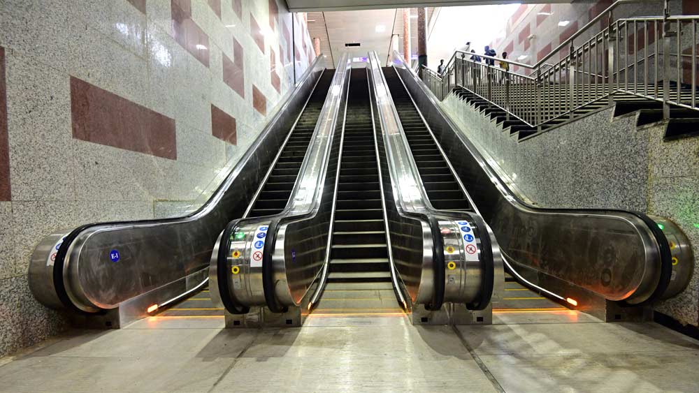 মেট্রো স্টেশনেই থাকছে পূর্ব রেল শাখার টিকিট কাটার জন্য কাউন্টার। মেট্রো স্টেশন থেকে টিকিট কেটে সোজা ঢুকে পড়া যাবে শিয়ালদহ রেলস্টেশনে। যাত্রীদের সময় বাঁচবে।