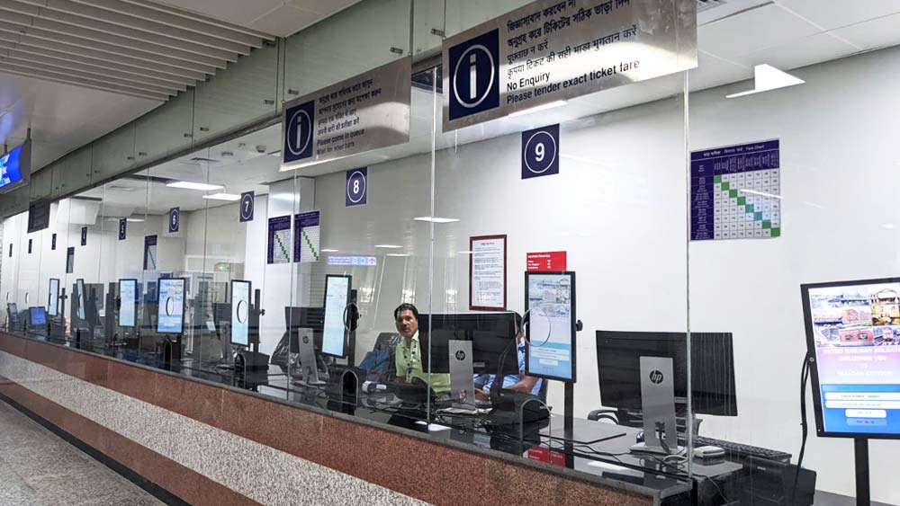 ১৪ জুলাই থেকেই এসব সুবিধা পাবেন যাত্রীরা। সূত্র মারফত জানা গিয়েছে, কমিশনার অব রেলওয়ে সেফটির ছাড়পত্র মেলার পরই উদ্বোধনের সিদ্ধান্ত নেওয়া হয়েছে।