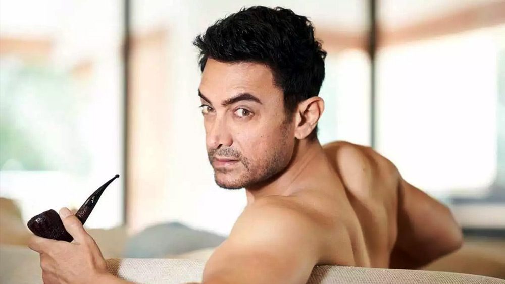 স্পর্শ শ্রীবাস্তব, প্রতিভা রন্ত এবং নিতাংশী গোয়েলকে এই ছবিতে মুখ্য ভূমিকায় অভিনয় করতে দেখা যাবে। আমির এই সিনেমায় প্রযোজকের ভূমিকা পালন করার সঙ্গে সঙ্গে তিনি একটি গুরুত্বপূর্ণ চরিত্রে অভিনয়ও করবেন। ২০২২ সালেই সিনেমাটি মুক্তি পেতে চলেছে বলে কানাঘুষো শোনা যাচ্ছে।