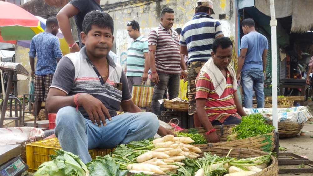 এ ভাবেই দিনের শুরু হয় তৃণমূল কাউন্সিলরের।