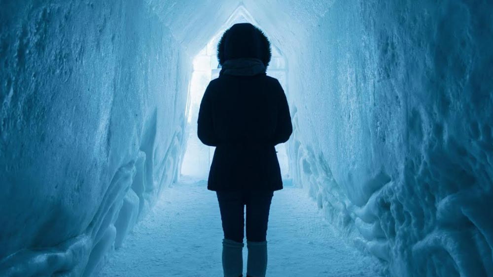 কিন্তু ‘এনডিই’-প্রাপ্ত ব্যক্তি ইচ্ছে হলে ফিরে আসতেও পারেন। তাঁর সত্তা পুনরায় দেহে প্রবেশ করতে পারে। এই ফেরা বা না ফেরার সিদ্ধান্তটি খুবই গুরুত্বপূর্ণ।