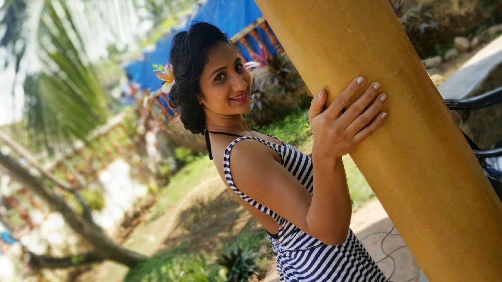 তবে এর পরও হাল ছাড়েননি রশ্মি। স্বামীকে স্বাভাবিক জীবনে ফিরিয়ে আনার জন্য লড়াই শুরু করেন। পণ করেন যে কোনও ভাবে স্বামীর মদের নেশা ছাড়াবেন।