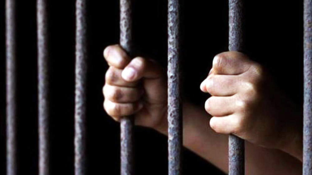 জন্মদিনে কোনও শুভেচ্ছা না জানানো অথবা জন্মদিন পালন না করার অর্থ, স্ত্রীর যে আজ জন্মদিন তা ভুলেই গিয়েছেন তাঁর স্বামী। গৃহপত্নী যদি স্বামীর বিরুদ্ধে পুলিশের কাছে অভিযোগ করেন, তবে স্বামীকে এক দিনের জন্যে হাজতে রাখে পুলিশ।