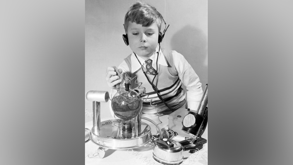 তিনি জানিয়েছেন, প্রাথমিক ভাবে এই খেলনার নির্মাতারা দাবি করেছিলেন, এই খেলনা থেকে শিশুদের ক্ষতি হওয়ার বিশেষ কোনও সম্ভাবনা নেই।