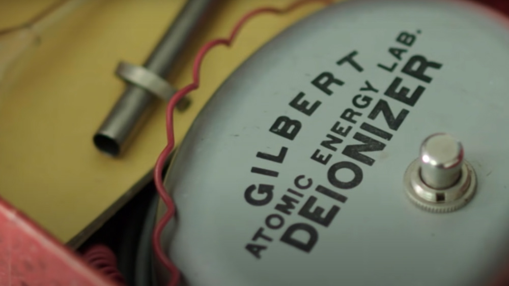 সেই সময়ে বেশ কিছু জায়গায় দাবি করা হয়েছিল, এই খেলনার বিকিরণের ফলে বাড়ির শিশুদের পাশাপাশি পোষ্যদেরও বিভিন্ন শারীরিক সমস্যার মুখে পড়তে হয়েছিল।