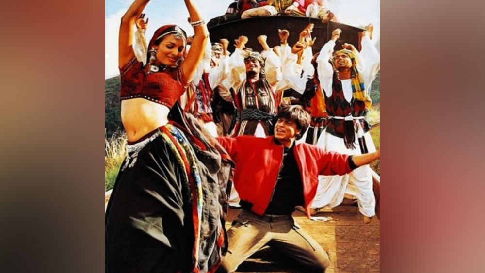 তবে, এর মধ্যে বেশির ভাগ দৃশ্যই ট্রেনের কামরা অথবা স্টেশনে শ্যুট করা। ‘দিল সে’ ছবিতে ট্রেনের ছাদের উপর শাহরুখ-মালাইকার নাচের দৃশ্যই হোক বা ‘দিলওয়ালে দুলহনিয়া লে জায়েঙ্গে’র শেষ দৃশ্য— বলিউড সিনেমার ক্ষেত্রে এই দৃশ্যগুলি উদাহরণ তৈরি করেছে।