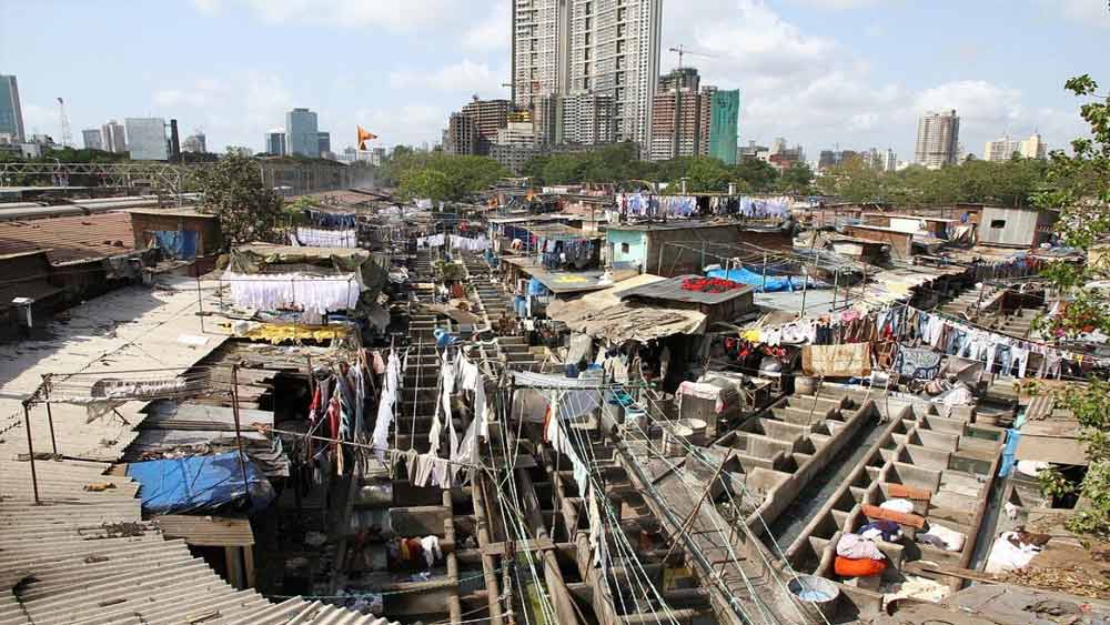 এ ছাড়াও, স্পর্শ শ্রীবাস্তব, প্রতিভা রন্ত এবং নিতাংশী গোয়েল এই ছবিতে মুখ্য ভূমিকায় অভিনয় করেছেন। ছবির গল্পটি যেন আরও ভাল করে ফুটে ওঠে, সে কারণে নাসিক ও আহমদনগরের কাছাকাছি স্টেশনে শ্যুটিংয়ের কাজ সেরেছেন কিরণ।