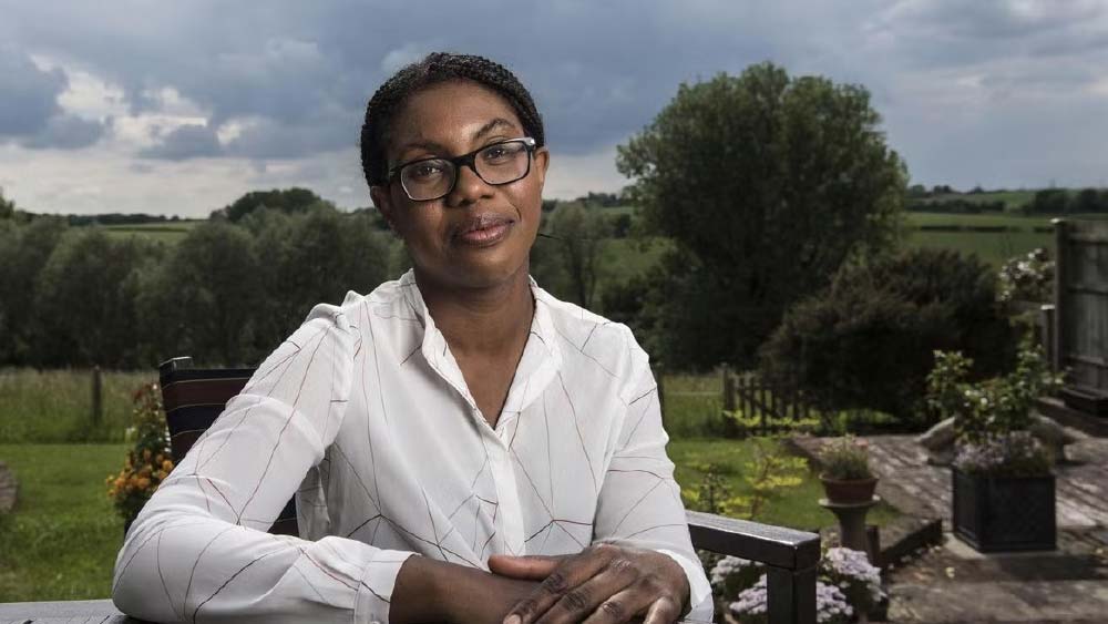 ইংল্যান্ডের প্রেসিডেন্ট হওয়ার দৌড়ে রয়েছেন আর এক প্রাক্তন মন্ত্রী। নাম কেমি বেডনোচ। কনজারভেটিভ পার্টির সদস্য কেমি জন্মসূত্রে নাইজেরীয়। সামলেছেন ব্রিটেনের সমানাধিকার মন্ত্রক।