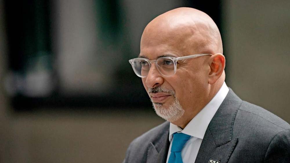 ৫৫ বছর বয়সি ইরাকি প্রৌঢ় নাদিম যাহায়োই ছিলেন বরিস জনসনের সরকারের অর্থমন্ত্রী। নাদিম তার আগে ছিলেন স্বাস্থ্য সচিব।