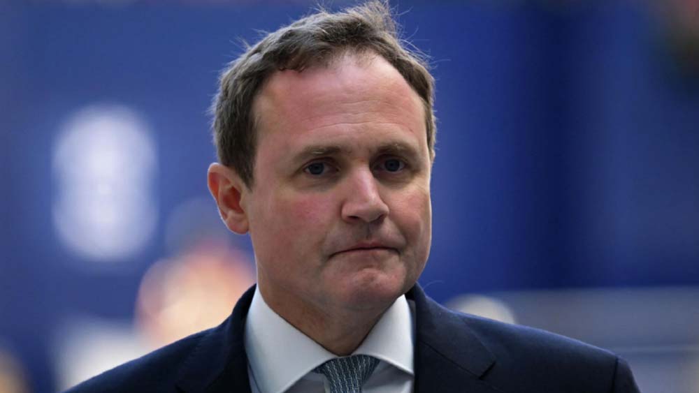 বরিস জনসনের প্রবল সমালোচক টম ঘোষণা করেছেন, দায়িত্ব পেলে একটি স্বচ্ছ প্রশাসন উপহার দেবেন মানুষকে। ব্রেক্সিটের বিপক্ষে ভোটদানকারীর অবশ্য সরকার পরিচালনায় কোনও অভিজ্ঞতা নেই।