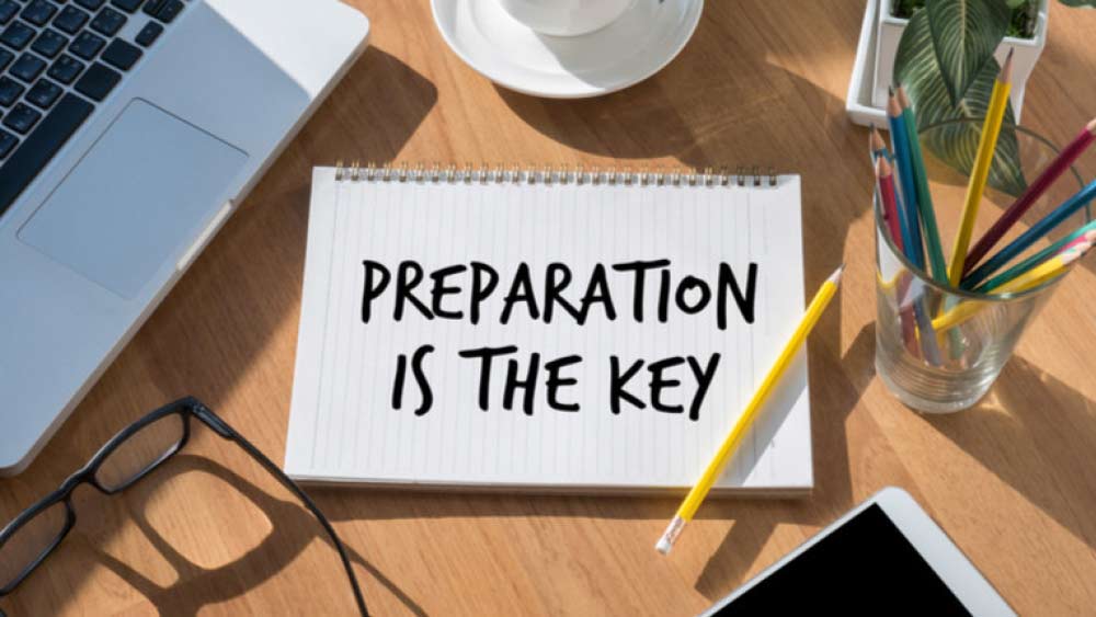 পরমাণু বিজ্ঞানী হিসাবে কাজ করার পাশাপাশি প্রতিযোগিতামূলক পরীক্ষার জন্য প্রস্তুতি নিচ্ছিলেন সুরভি। গেট, ইসরো, সেল, এমপিপিএসসি, পিসিএস, এসএসি সিজিএল, দিল্লি পুলিশ এবং এফসিআইয়ের পরীক্ষাতেও পাশ করেছিলেন সুরভি।