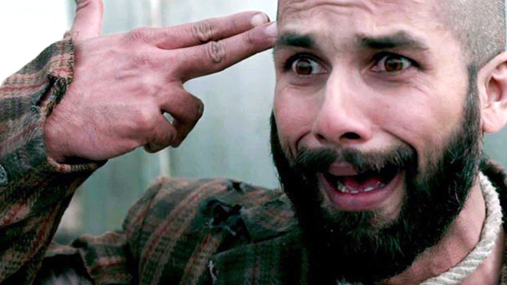 শাহিদ কপূরের অভিনয়জীবনের শ্রেষ্ঠ সিনেমার মধ্যে ‘হায়দার’ অন্যতম। উইলিয়াম শেক্সপিয়ার রচিত ‘হ্যামলেট’ গল্পের ছোঁয়া পাওয়া যাবে এই ছবির পরতে পরতে।