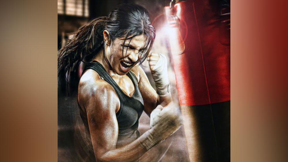 ‘মেরি কম’ সিনেমাটি বক্স অফিসে বিপুল সাড়া ফেলে। মেরি কমের চরিত্রে অভিনয় করেছিলেন প্রিয়ঙ্কা চোপড়া জোনাস। মূল গল্প অনুযায়ী, সিনেমার কিছু দৃশ্যে প্রিয়ঙ্কার মাথায় চুল না থাকা প্রয়োজনীয় ছিল।