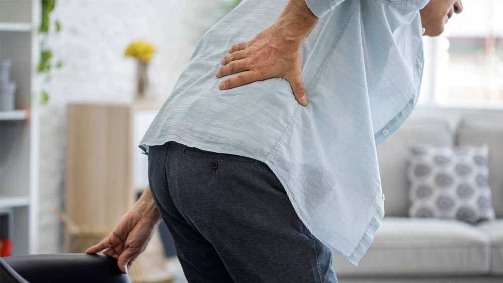 শোয়া-বসার ভঙ্গি কোমরে ব্যথার পিছনে অনেকটা বড় কারণ হয়ে দাঁড়ায়। 