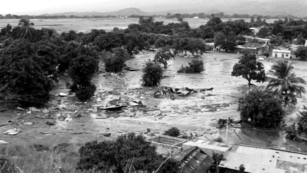 রাস্তায় থাকা সব গাছ ও গাড়ি তুলে নিয়ে ঘণ্টায় ১৩ মাইল বেগে সমতলে আছড়ে পড়ে লাহার। লাহারের স্রোত প্রবেশ করে টলিমার আরমেরো শহরেও। আরমেরোর প্রায় ৭০ শতাংশ বাসিন্দা লাহারের কবলে পড়ে মারা যান। এই ঘটনাই ‘আরমেরো ট্র্যাজেডি’ হিসাবে পরিচিত।