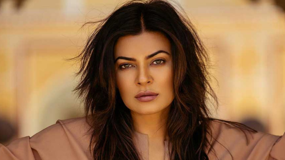 কয়েক দিন আগেই সুস্মিতা জানিয়েছিলেন, জীবনে কয়েক বার তাঁর বিয়ে হয়ে যাওয়ার মতো পরিস্থিতি তৈরি হয়েছে। কিন্তু শেষ মুহূর্তে সিদ্ধান্ত বদলেছেন। তিনি জানিয়েছিলেন, ওগুলোই তাঁর জীবনের সবচেয়ে সঠিক সিদ্ধান্ত।