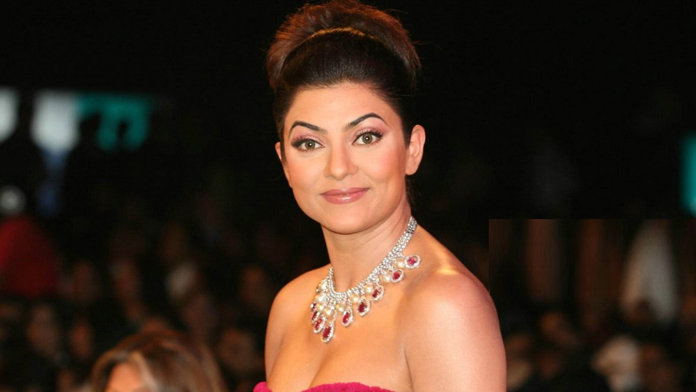 ১৯৯৬ সালে ‘দস্তক’ ছবির মাধ্যমে বলিউডে অভিষেক। তারপর ‘বিবি নম্বর ওয়ান’, ‘সির্ফ তুম’, ‘ফিজা’, ‘আঁখে’, ‘ম্যায় হু না’-র মতো অসংখ্য ফিল্মে অভিনয় করেছেন।