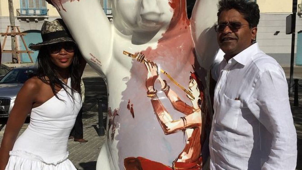 ললিতকলায় এই অন্য সঙ্গিনীর তালিকায় ছিলেন সুপার মডেল নায়েমি ক্যাম্পবেল। লন্ডনের বাড়িতে স্ত্রী মিনালকে নিয়ে দেওয়ালিও পালন করেছেন ক্যাম্পবেলের সঙ্গে।