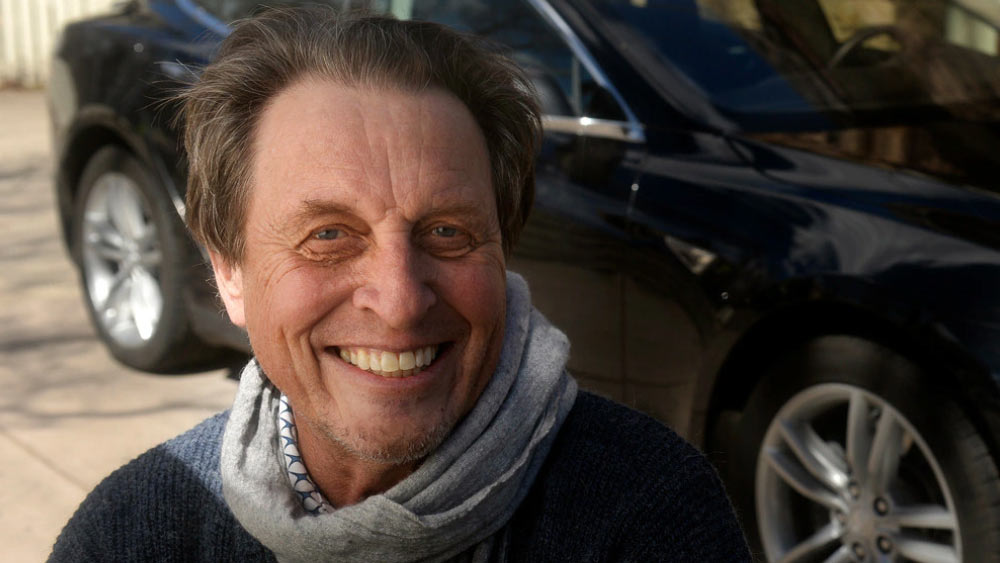 এরোলের স্বীকারোক্তি, এই সন্তানের ব্যাপারে তাঁদের পরিকল্পনা ছিল না। ২০১৯ সালে তার জন্ম হয়। জন্মের পর মায়ের কাছেই থাকে সে। তবে সেটা এত দিন গোপন করেছেন তাঁরা।