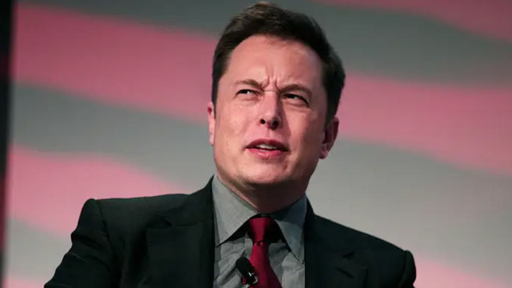 ৭৬ বছরের এরোল মাস্ক জানান, এর আগেও তাঁর ও সৎমেয়ের একটি পুত্রসন্তান রয়েছে। সেই শিশুর জন্ম ২০১৭ সালে। তাঁরা সেই শিশুর নাম রেখেছেন এরোল ইলিয়ট মাস্ক।