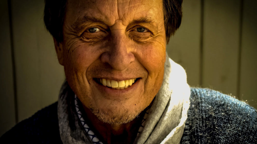 অন্য দিকে, এরোলের দ্বিতীয় পক্ষের স্ত্রী হেইডের দুই সন্তান। তবে বিয়ের আগে এক কন্যা ছিল হেইডের। তাঁরই নাম জানা।