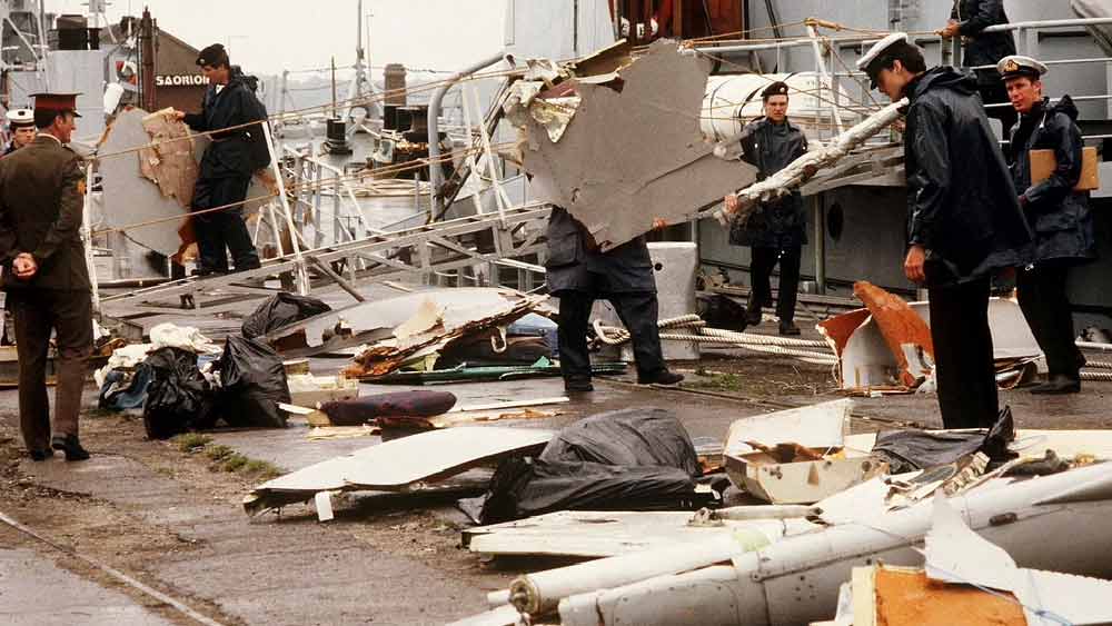 বিমানে রাখা স্যুটকেসবোমার বিস্ফোরণে উড়ে গিয়েছিল এয়ার ইন্ডিয়ার বিমান ‘কণিষ্ক’। তাতে মারা গিয়েছিলেন শিশু-সহ ৩৩১ জন যাত্রী, বিমানকর্মী। মৃতদের মধ্যে ভারতীয় ছাড়াও ছিলেন বহু ব্রিটিশ এবং কানাডীয় নাগরিক।